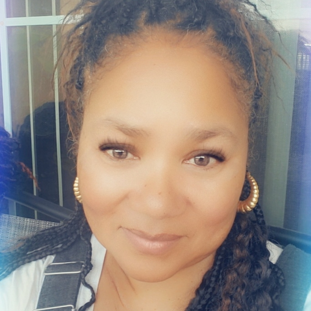 Meet your Posher, Yvonne